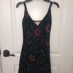 Knee-length Black Dress